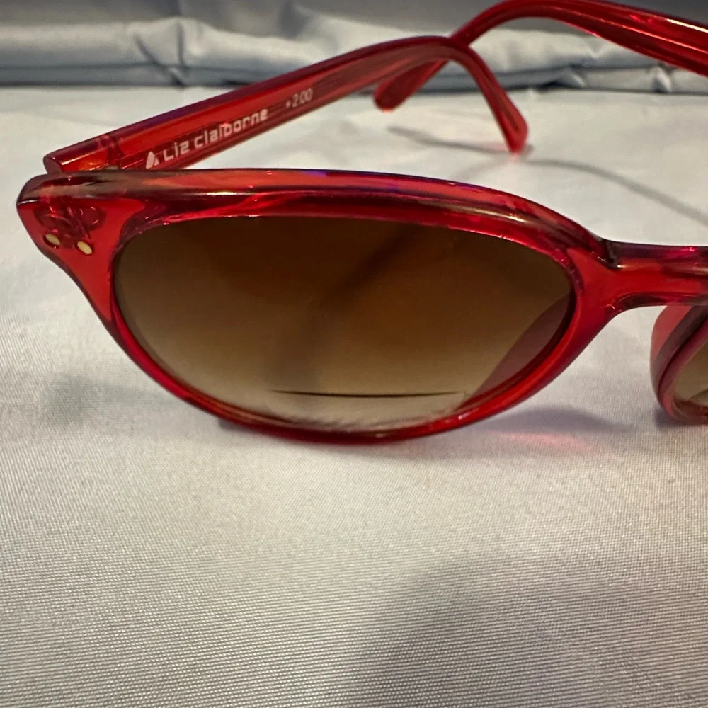 Liz Claiborne sunglasses readers +2.00 vintage‎ frames
